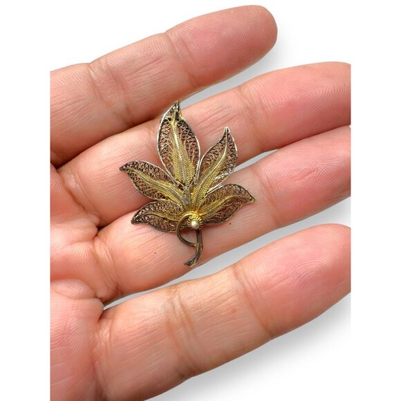 Vintage Filigree Leaf Brooch Pin Gold Vermeil Sterling Silver 2.21g - Picture 7 of 8